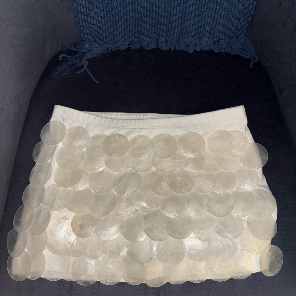 CAPIZ SHELL SKIRT Elegant White Skirt with Shell Accents